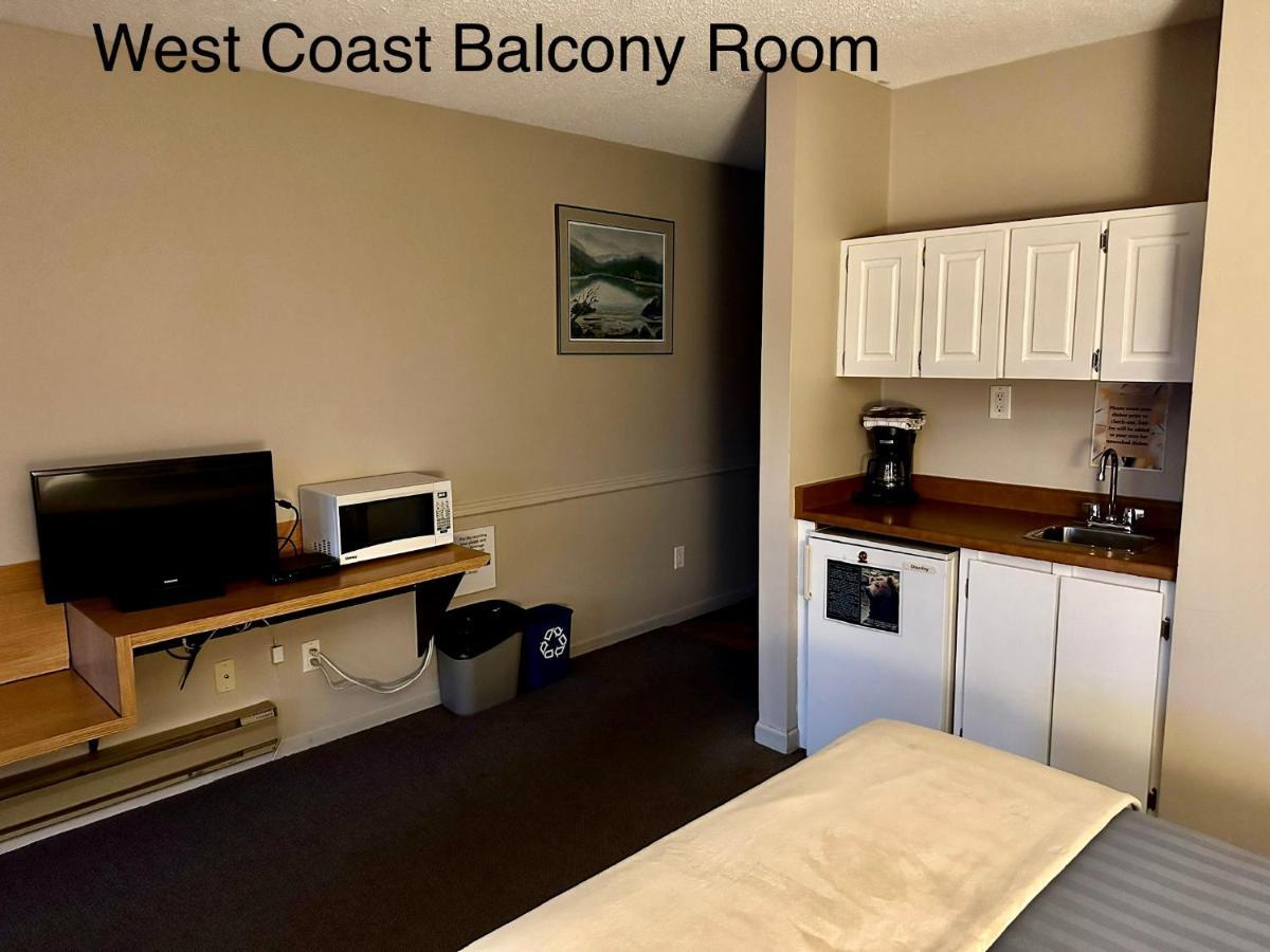 West Coast Motel On The Harbour Ucluelet Kültér fotó